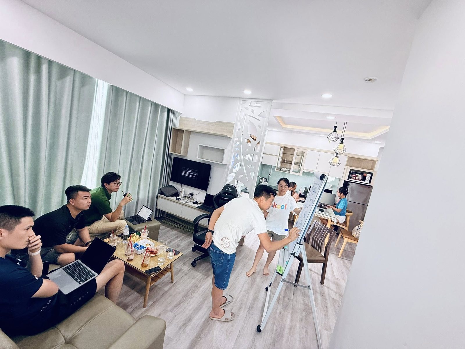 Hình ảnh đồng hành cùng đối tác coaching YouTube